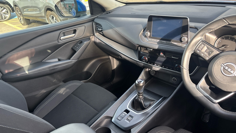 Nissan Qashqai 1.3 DiG-T MH Acenta Premium 5dr Petrol Hatchback